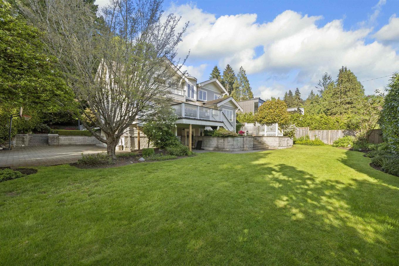 4075 Rose Crescent, West Vancouver, BC