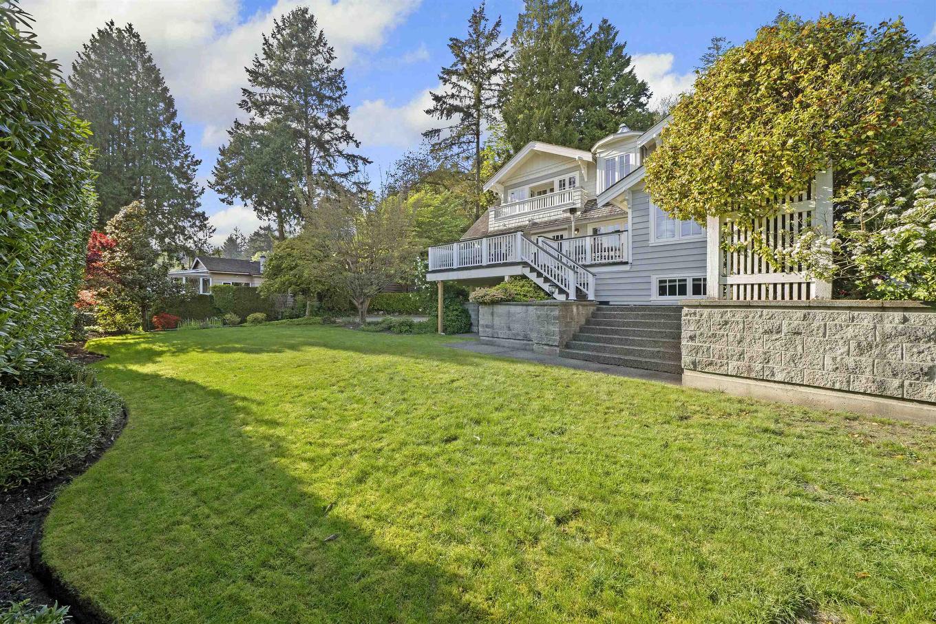 4075 Rose Crescent, West Vancouver, BC