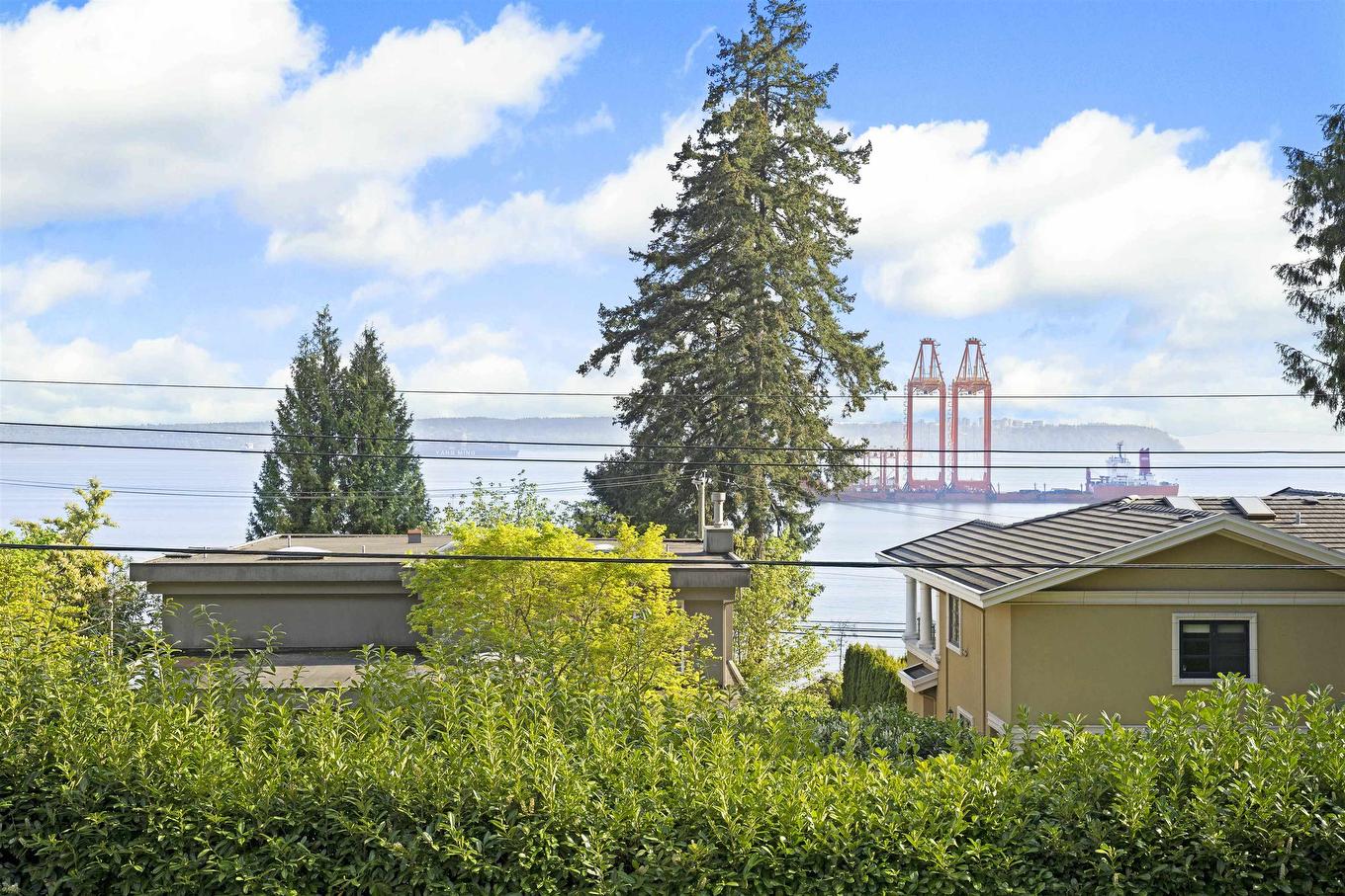 4075 Rose Crescent, West Vancouver, BC