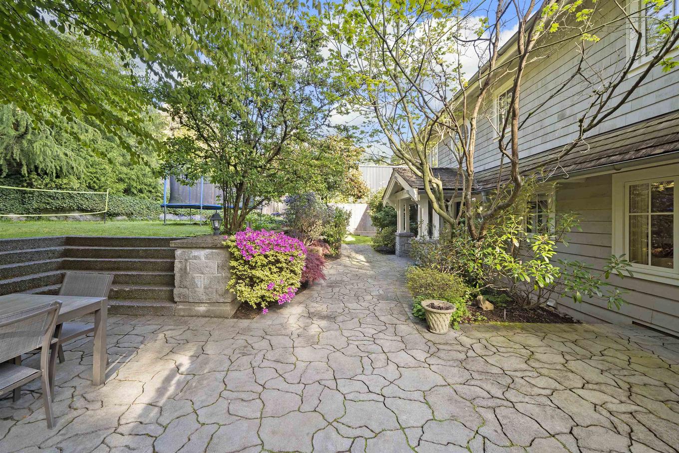 4075 Rose Crescent, West Vancouver, BC