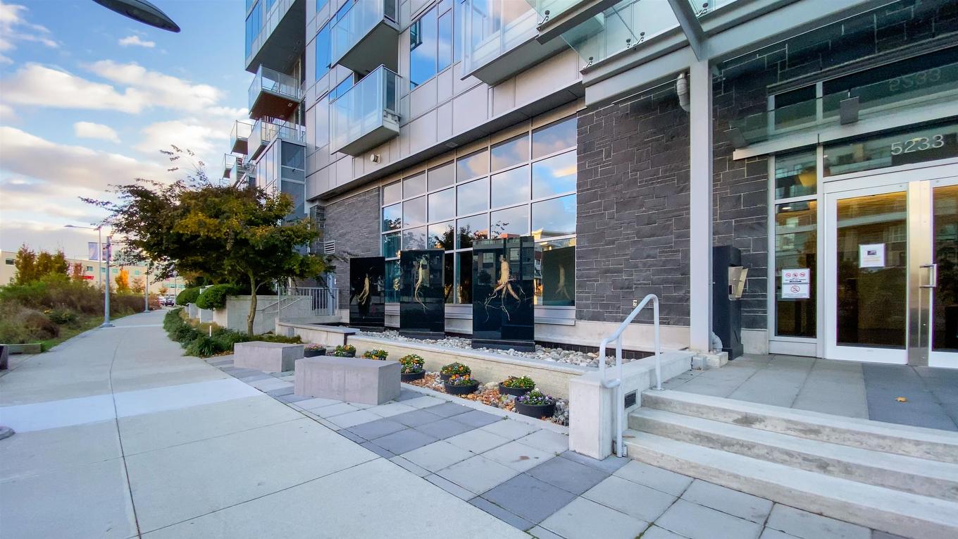 1606-5233 Gilbert Road, Richmond, BC