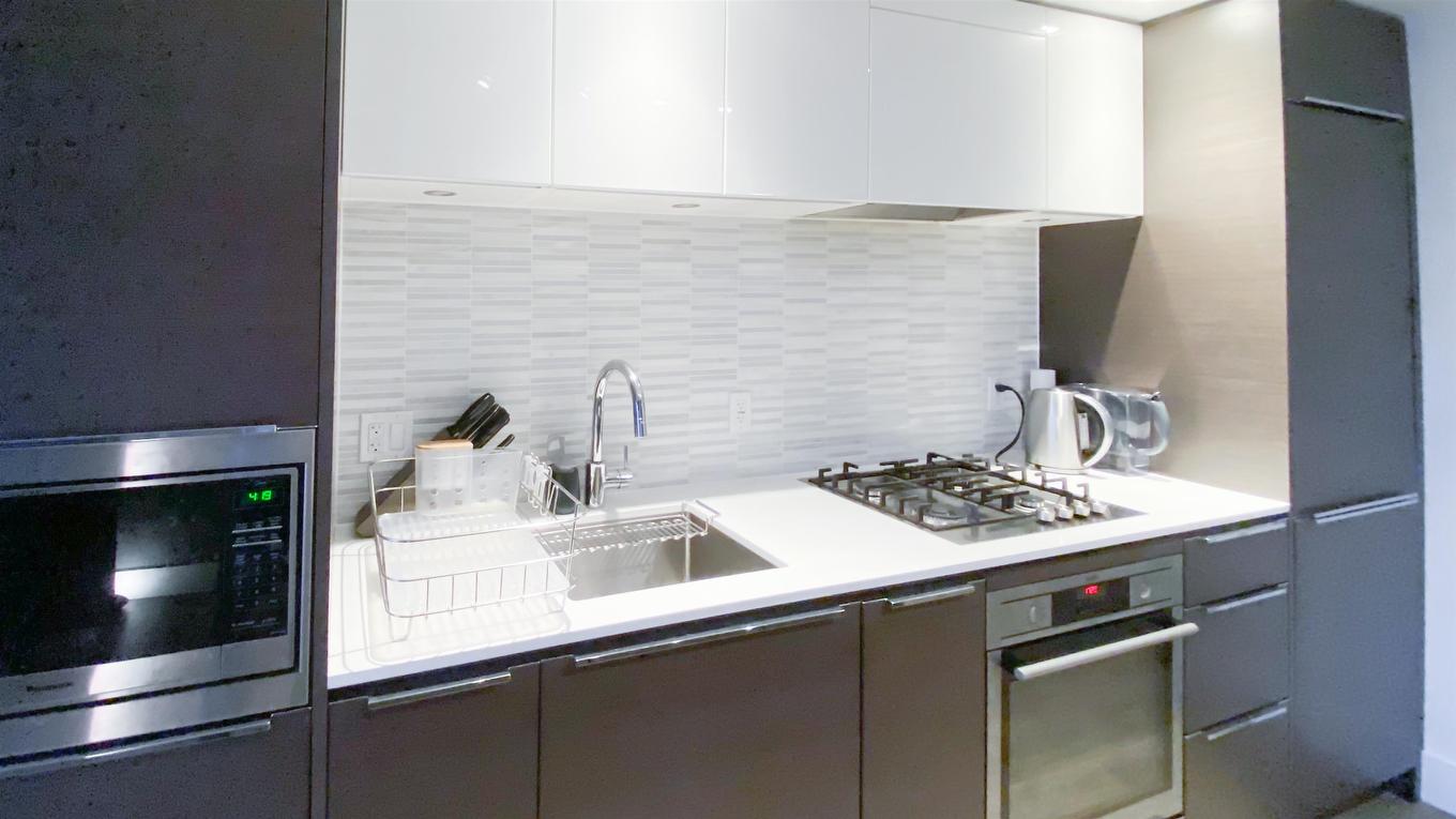 1606-5233 Gilbert Road, Richmond, BC