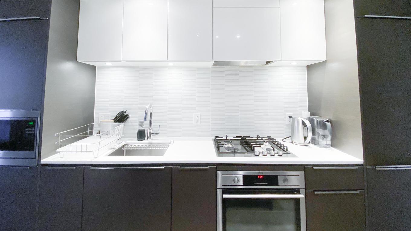 1606-5233 Gilbert Road, Richmond, BC