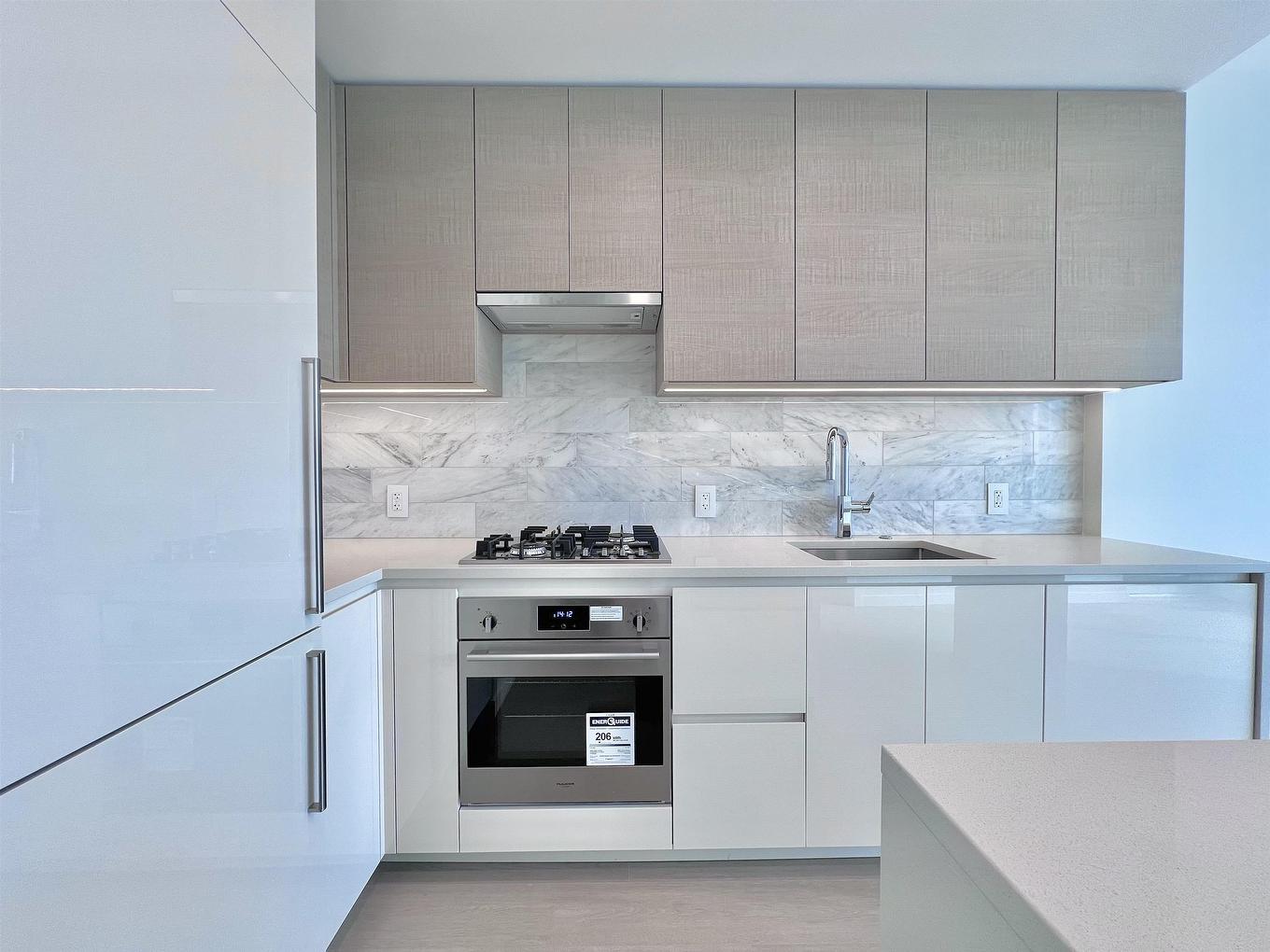 2201-4168 Lougheed Highway, Burnaby, BC