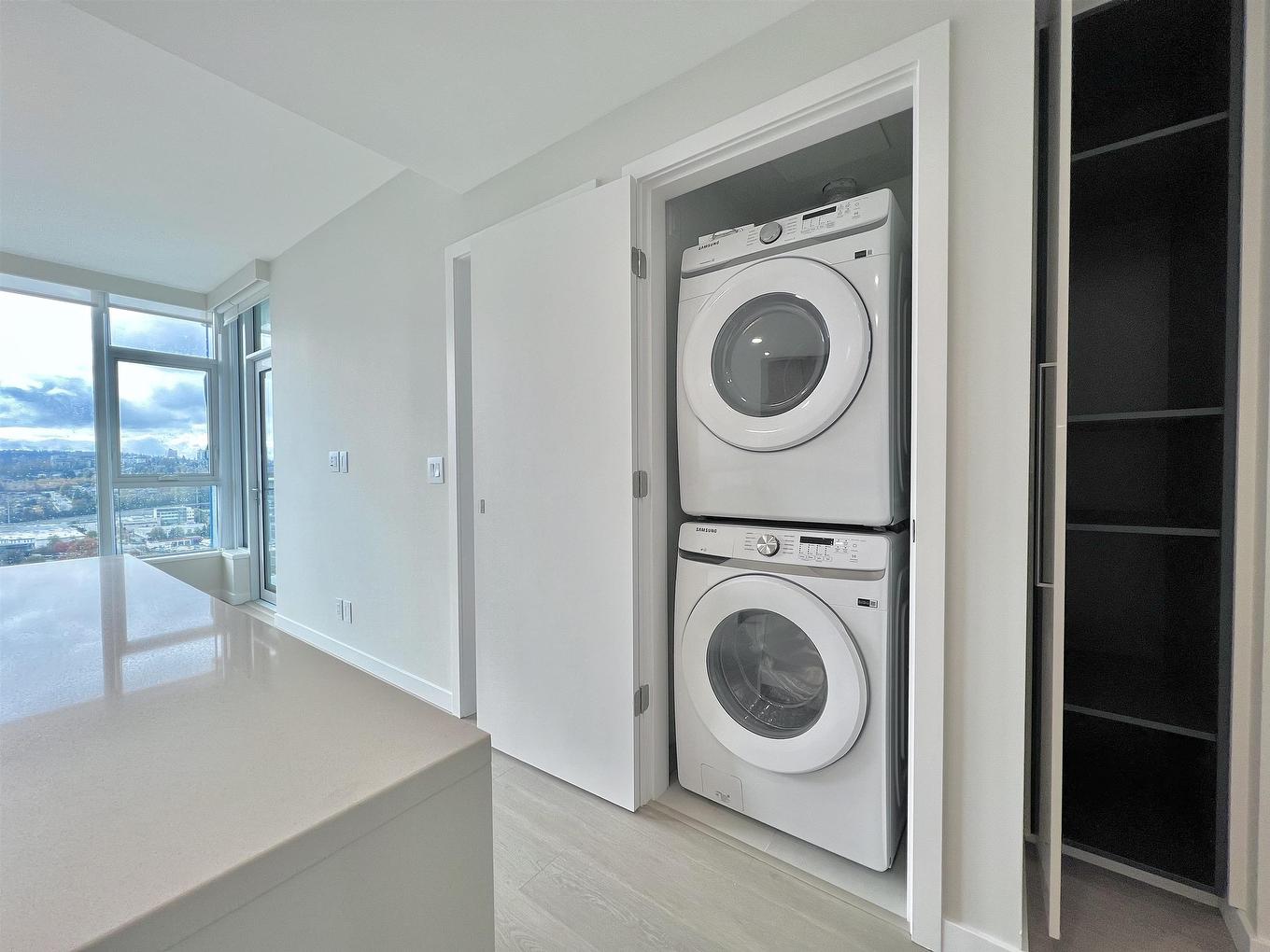 2201-4168 Lougheed Highway, Burnaby, BC