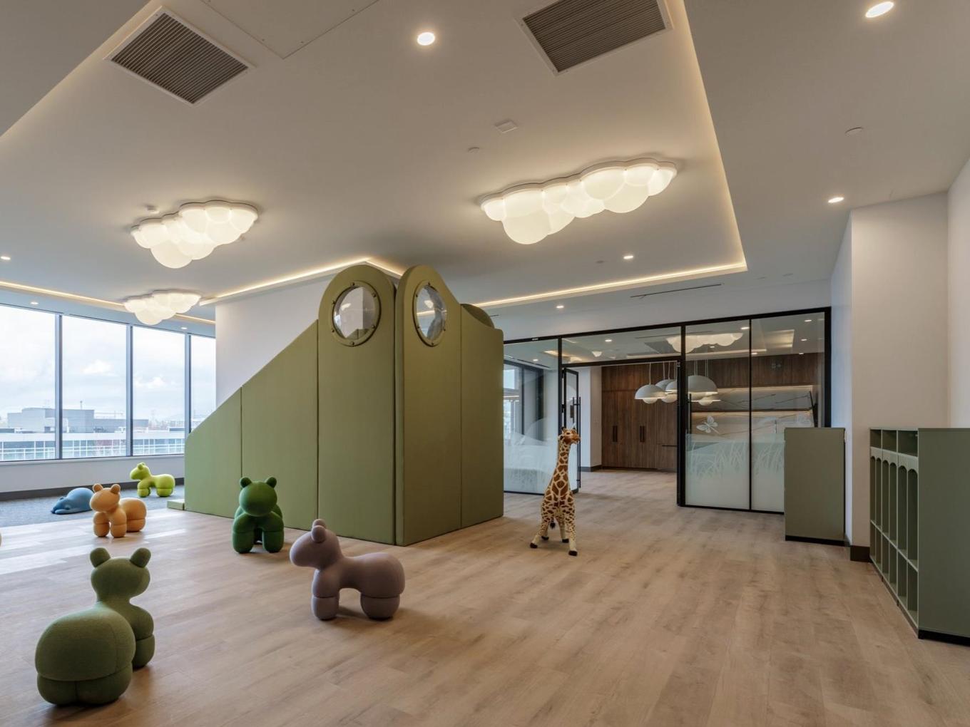 2201-4168 Lougheed Highway, Burnaby, BC