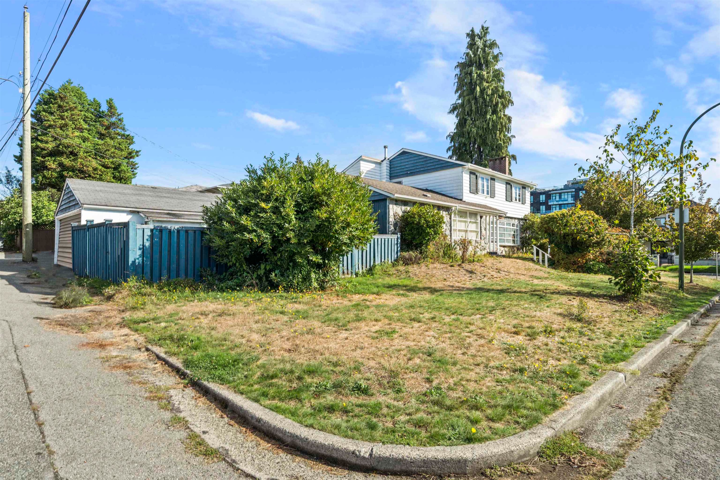 609 52Nd Avenue W, Vancouver, BC