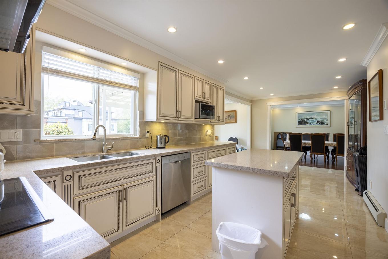 915 33Rd Avenue W, Vancouver, BC