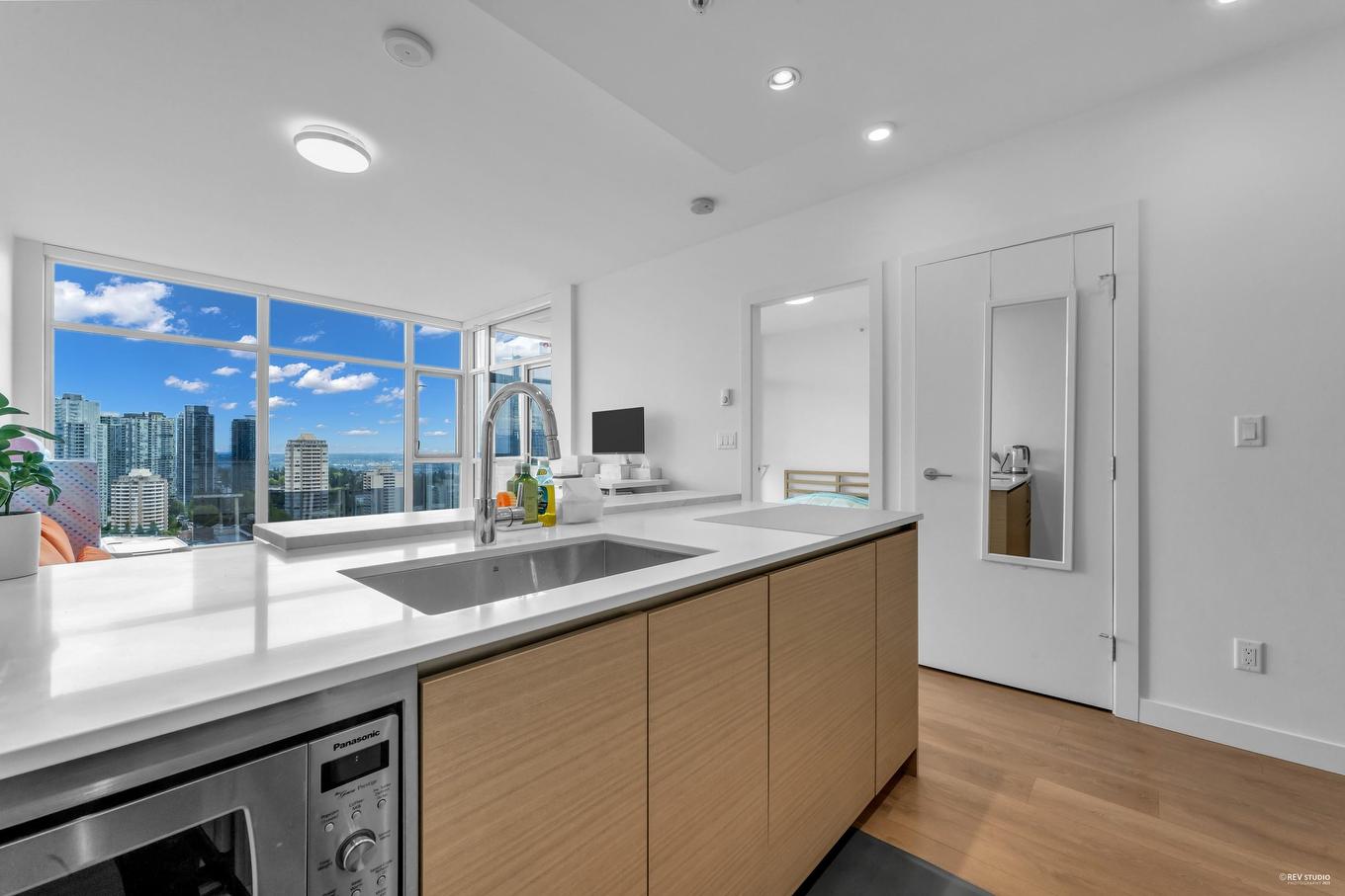 2701-4670 Assembly Way, Burnaby, BC