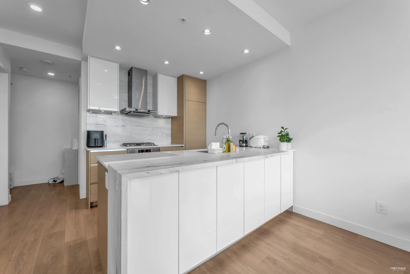 2701-4670 Assembly Way, Burnaby, BC