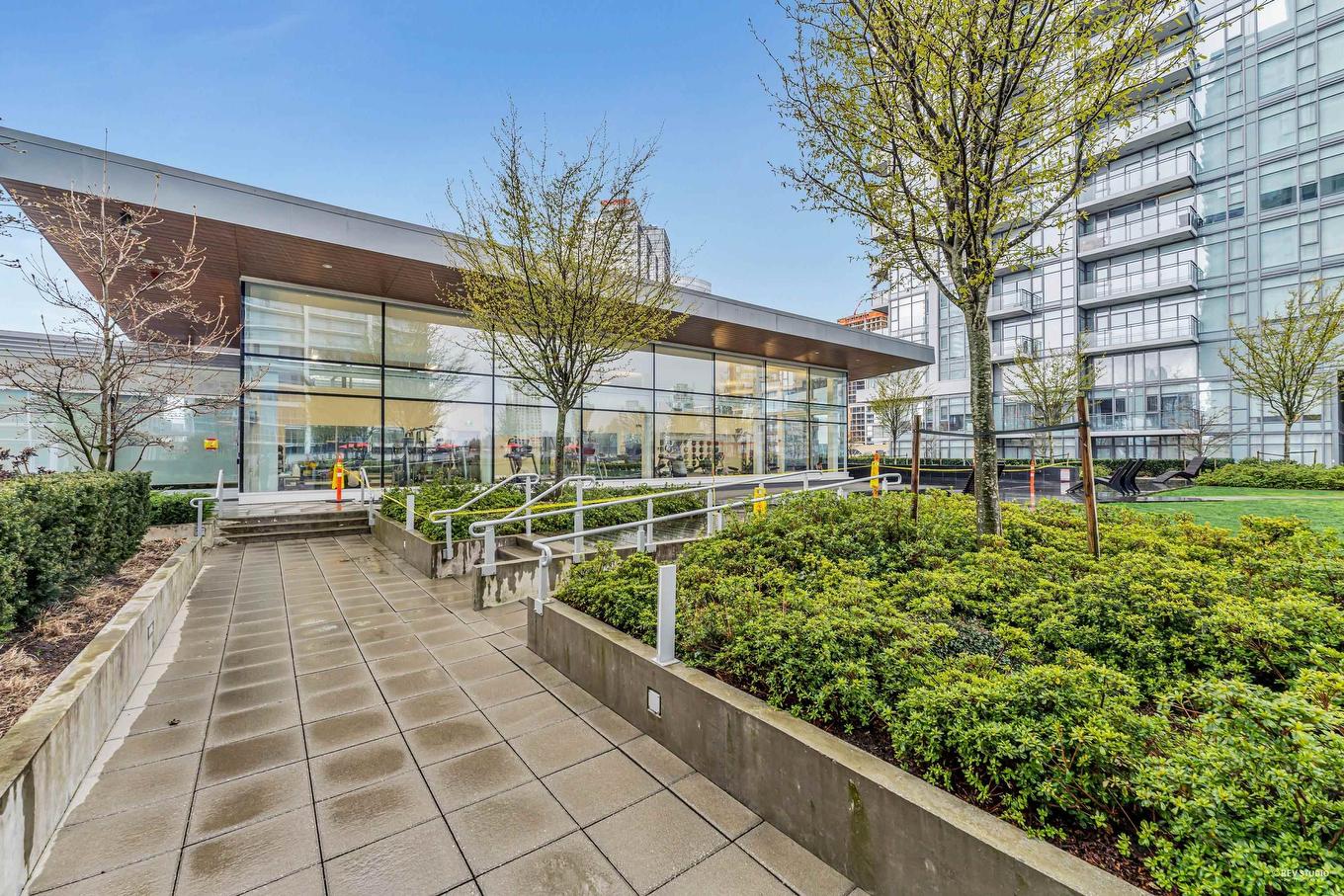 2701-4670 Assembly Way, Burnaby, BC