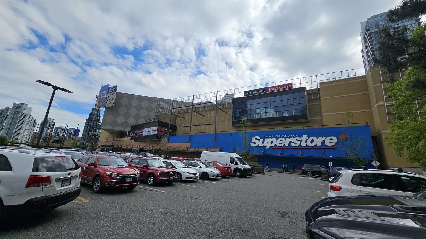 2701-4670 Assembly Way, Burnaby, BC