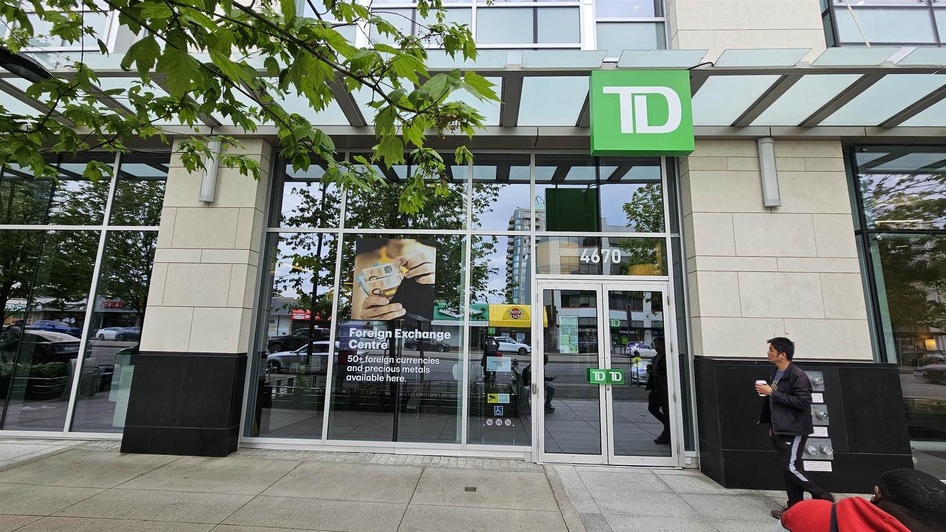 2701-4670 Assembly Way, Burnaby, BC