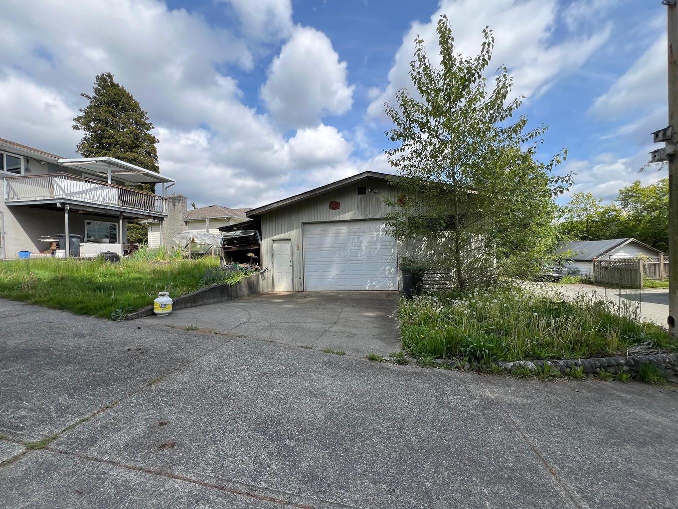 1008 Thomas Avenue, Coquitlam, BC