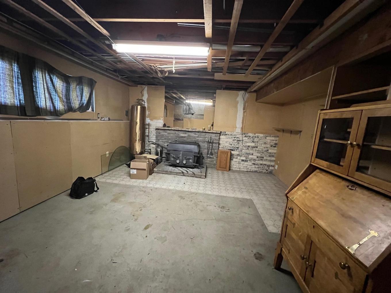 1008 Thomas Avenue, Coquitlam, BC