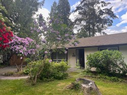 5683 Medusa Street Sechelt, BC V0N 3A0