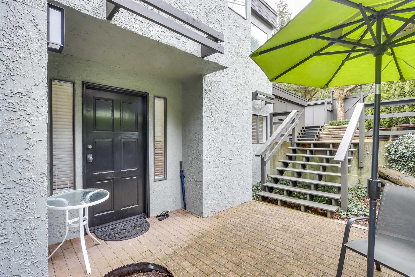 6590 Nelson Avenue, West Vancouver, BC