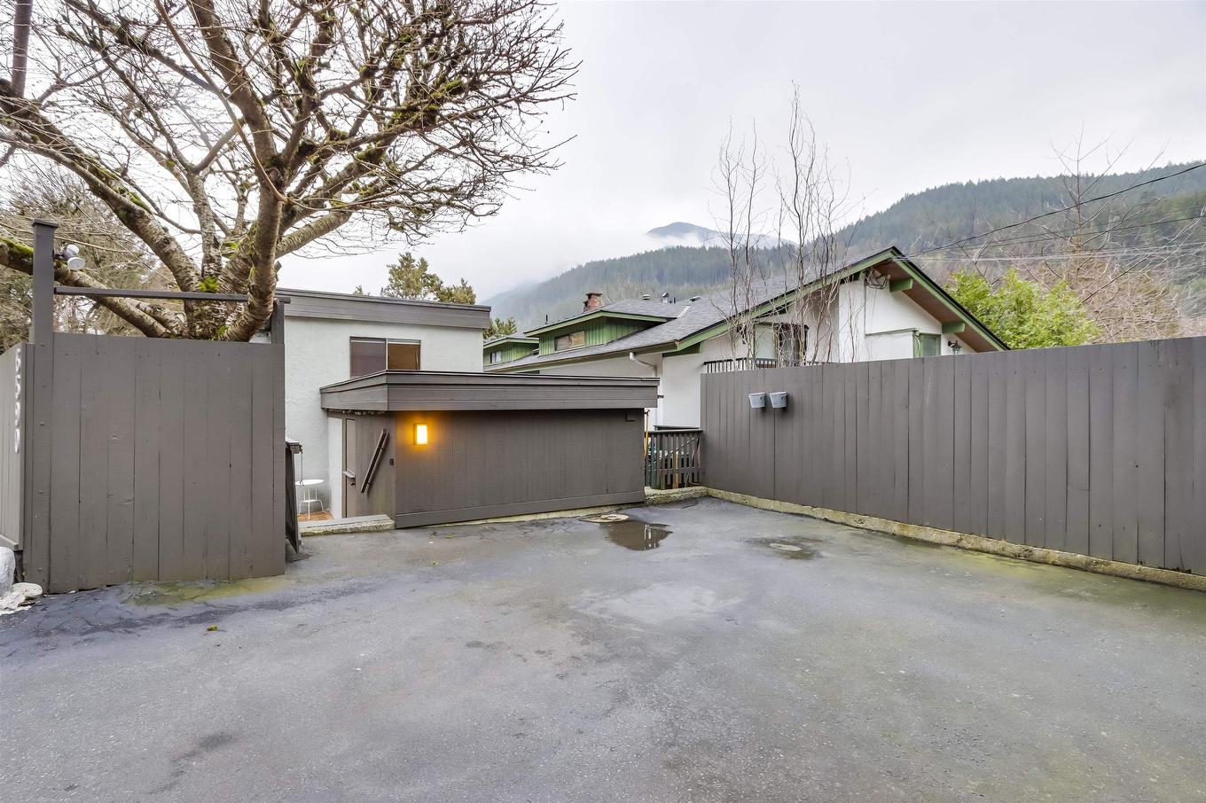 6590 Nelson Avenue, West Vancouver, BC