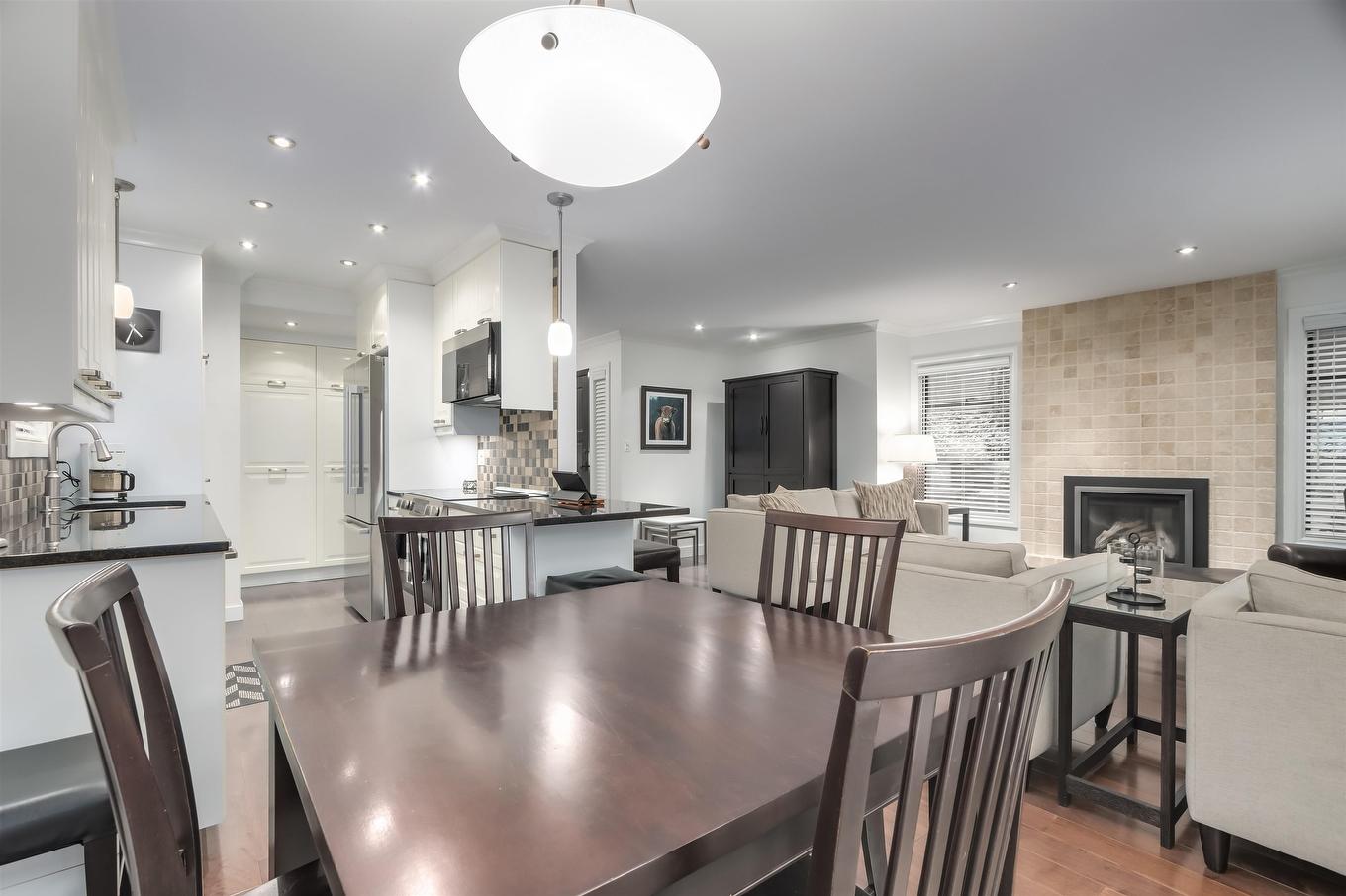 6590 Nelson Avenue, West Vancouver, BC