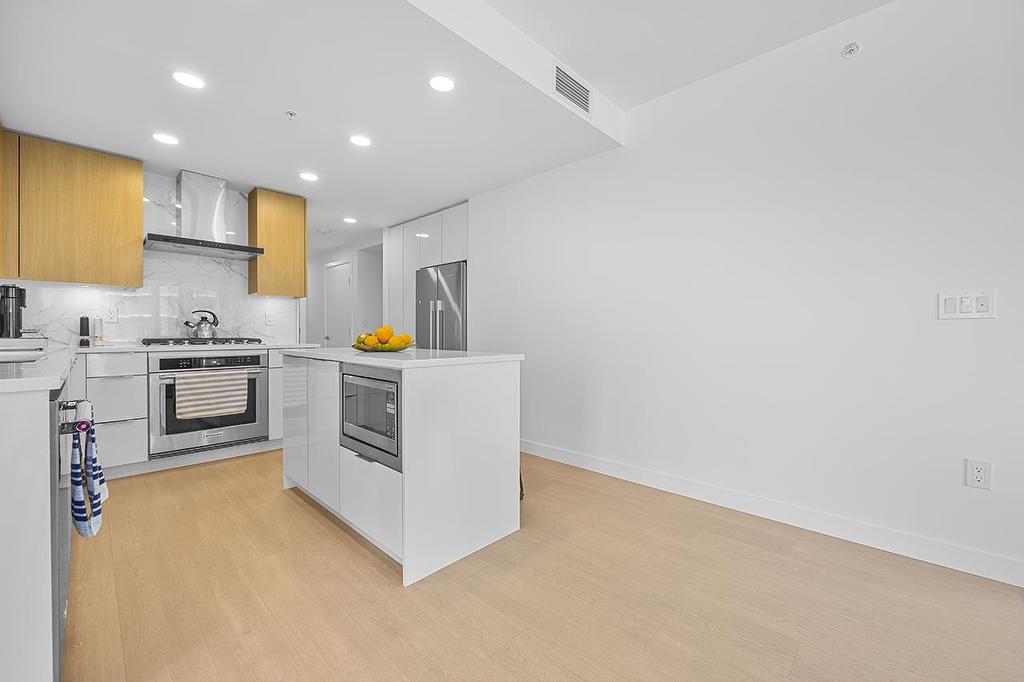 1506-7769 Park Crescent, Burnaby, BC