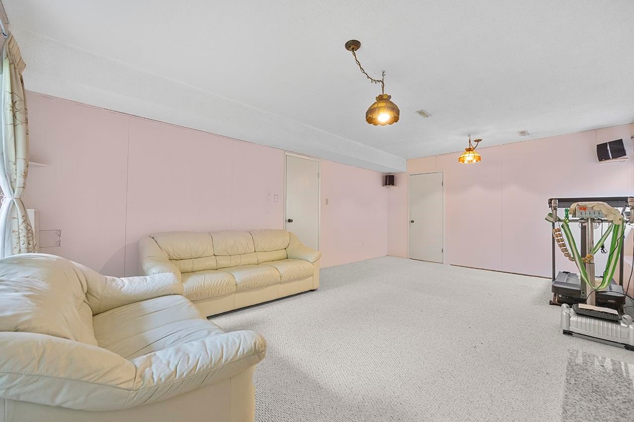 919 39Th Avenue E, Vancouver, BC