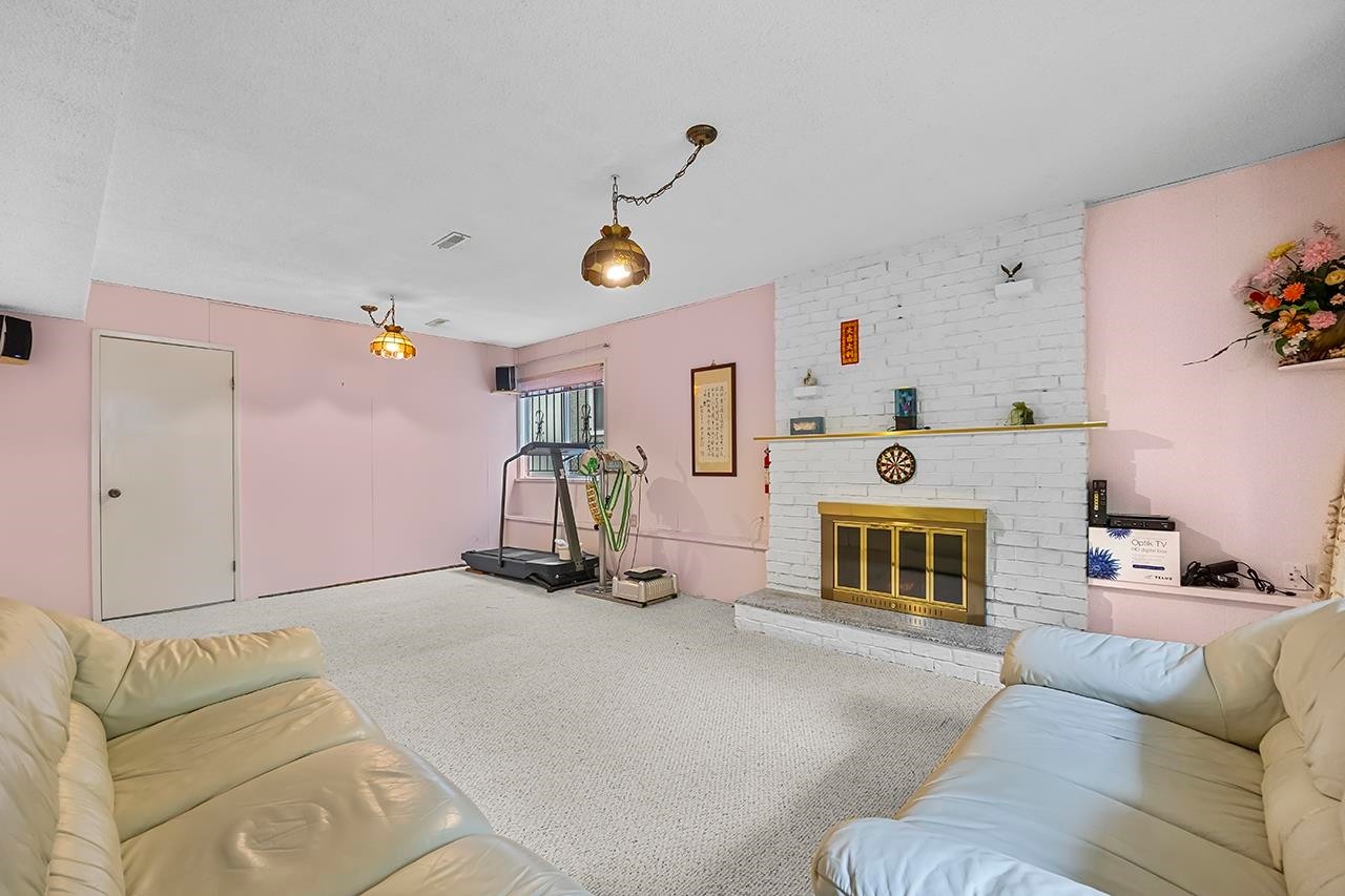 919 39Th Avenue E, Vancouver, BC