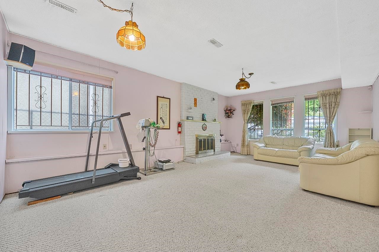 919 39Th Avenue E, Vancouver, BC