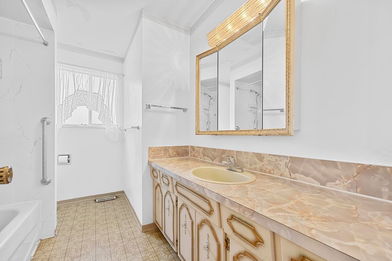 919 39Th Avenue E, Vancouver, BC