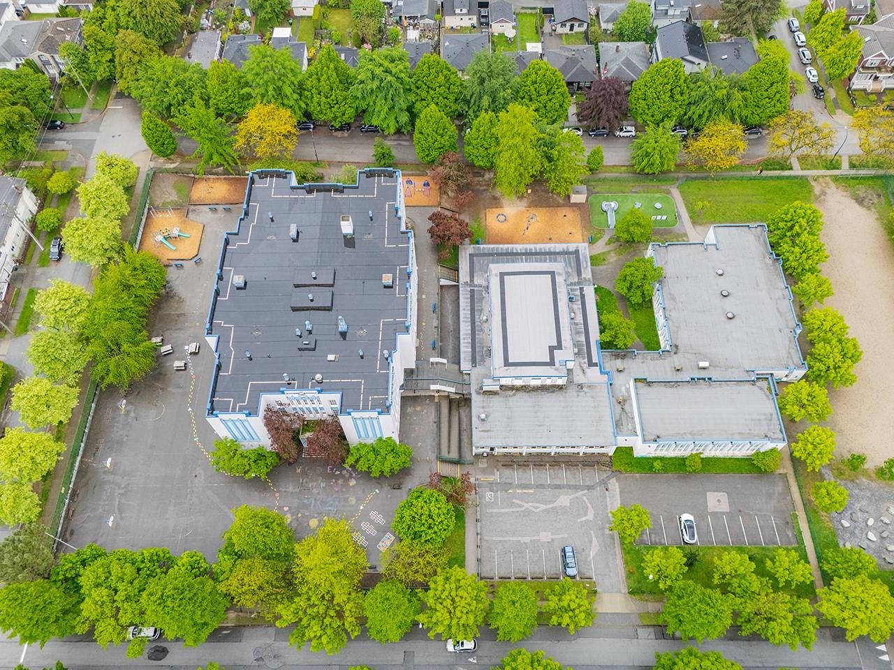 919 39Th Avenue E, Vancouver, BC