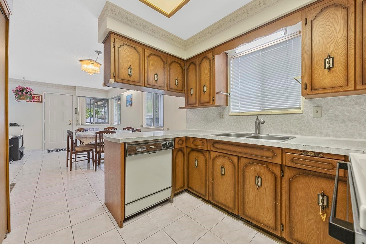 919 39Th Avenue E, Vancouver, BC