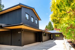 107 Mahan Road Gibsons, BC V0N 1V3