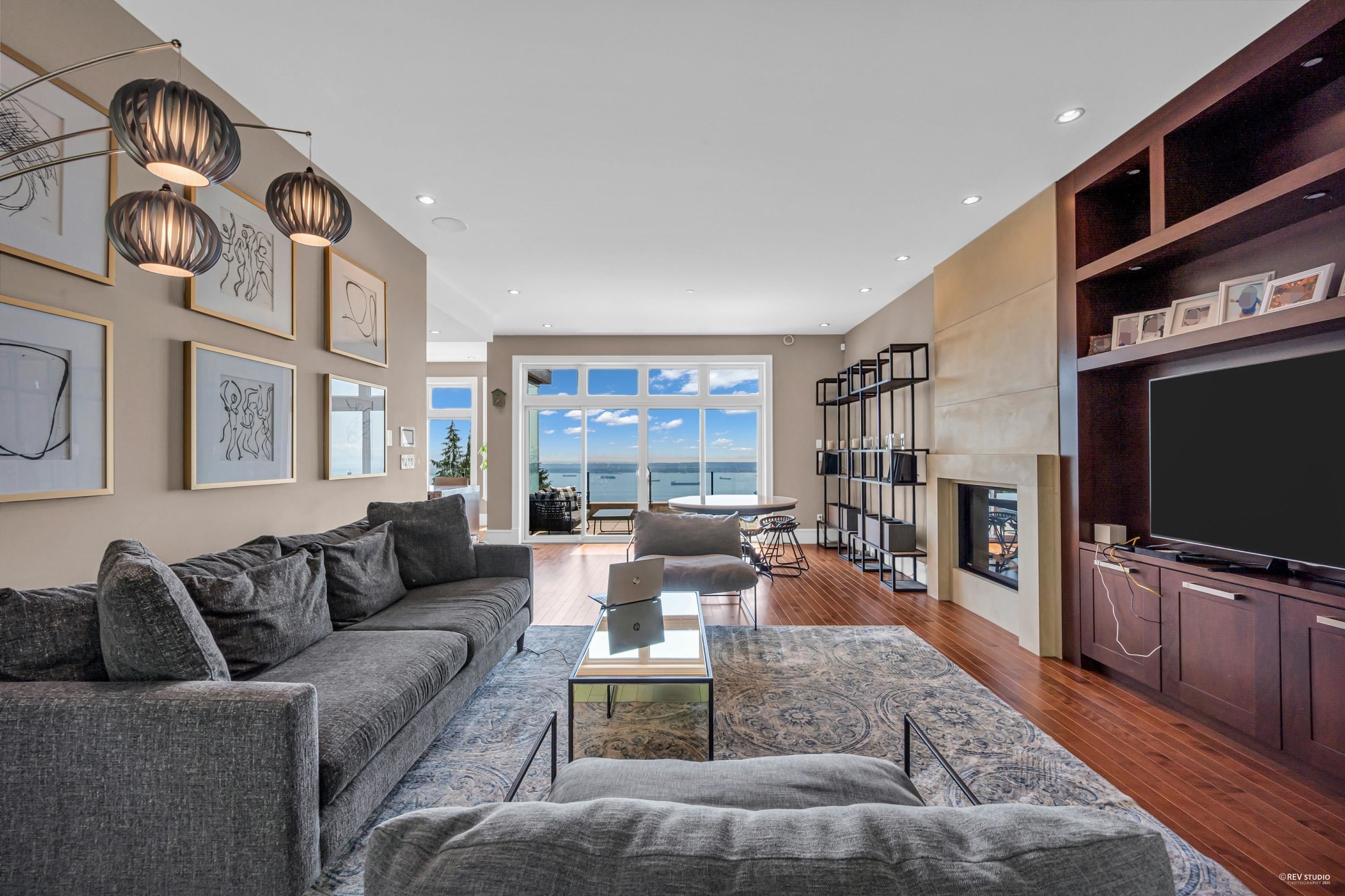 2705 Highview Place, West Vancouver, BC