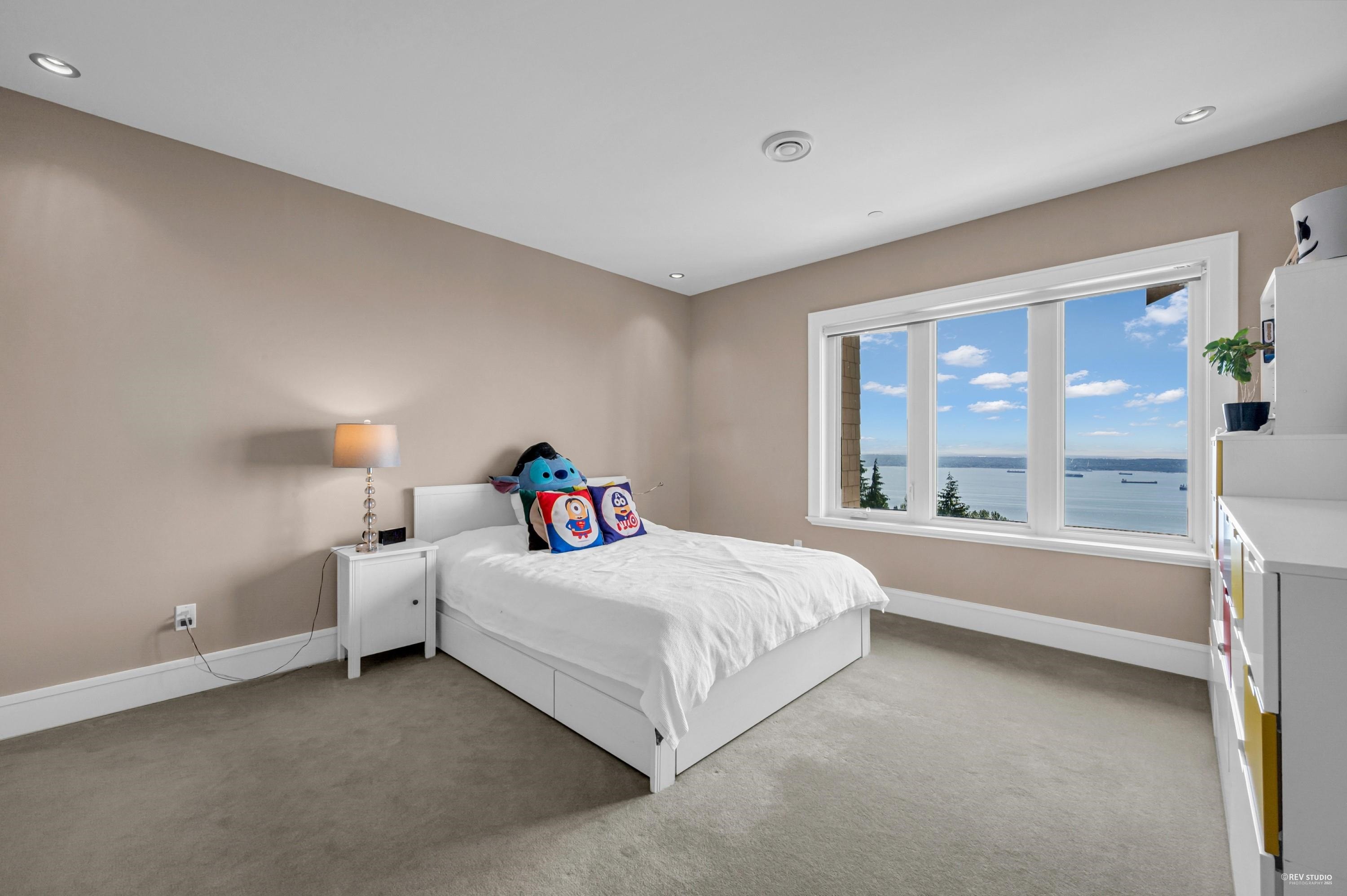 2705 Highview Place, West Vancouver, BC