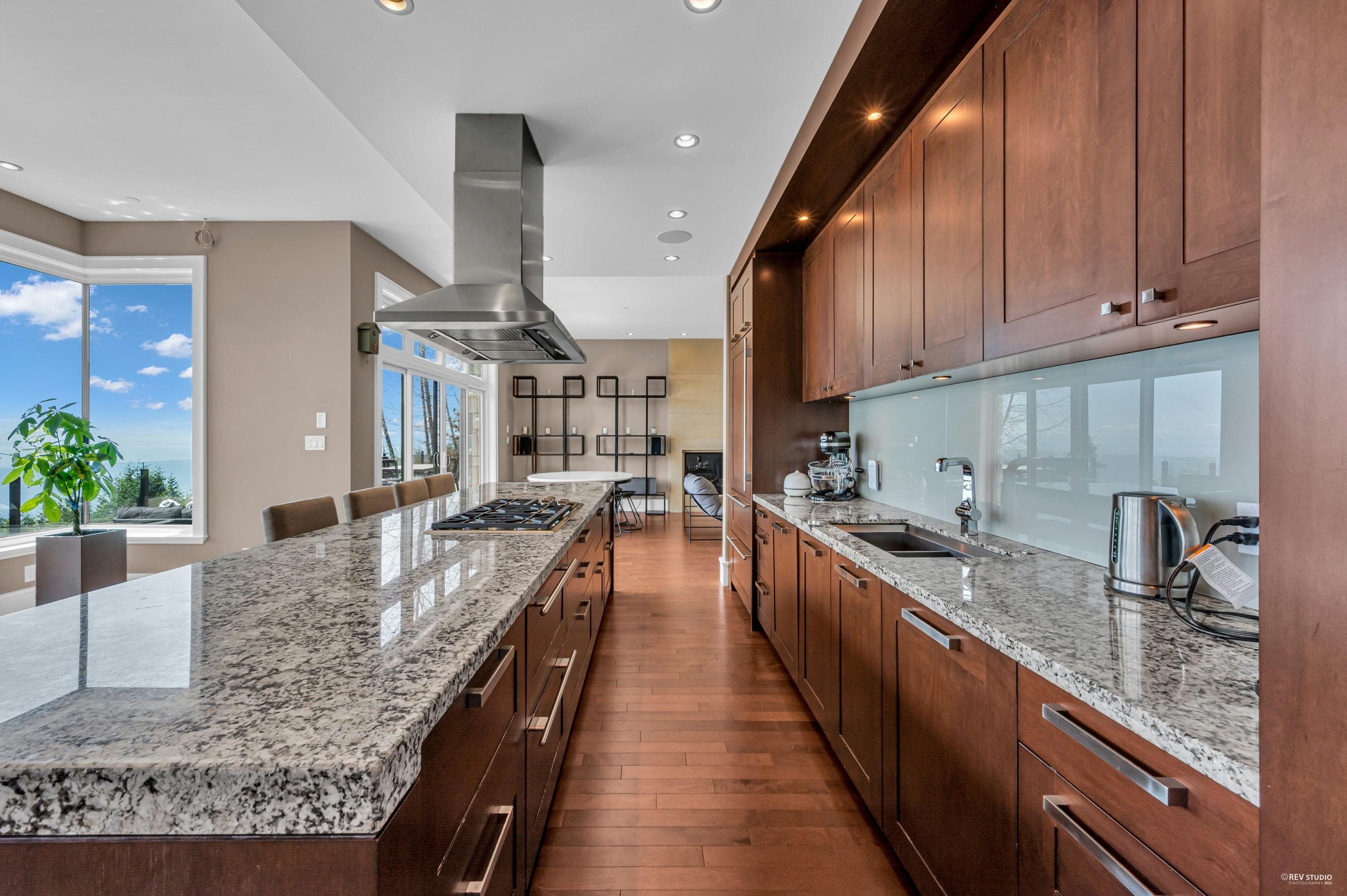 2705 Highview Place, West Vancouver, BC