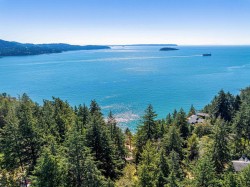 341 Robinson Road Bowen Island, BC V0N 1G1