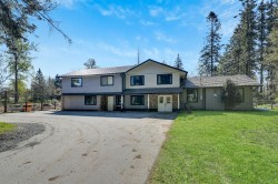 22022 132 Avenue Maple Ridge, BC V4R 0A7