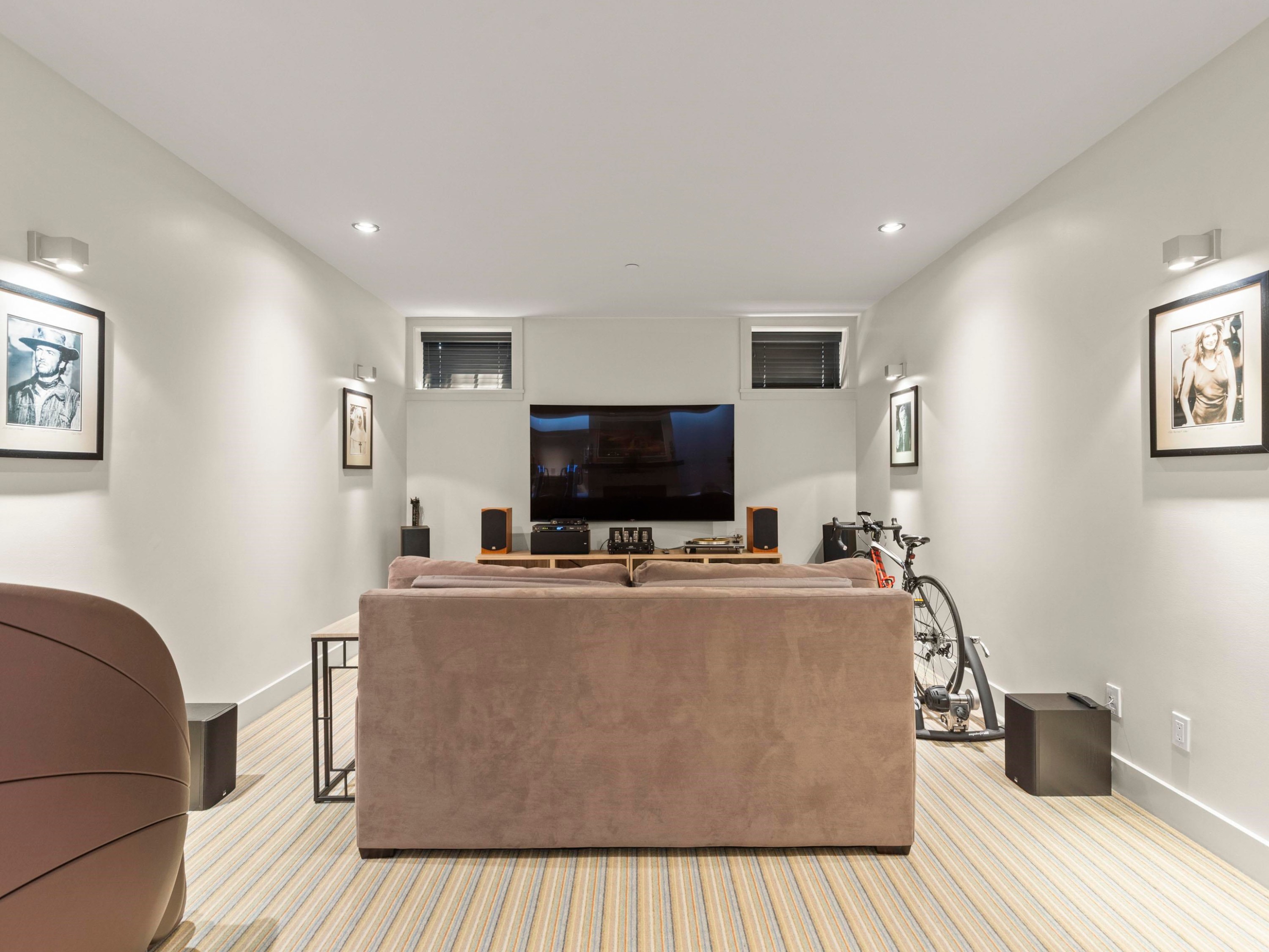 6448 Macdonald Street, Vancouver, BC