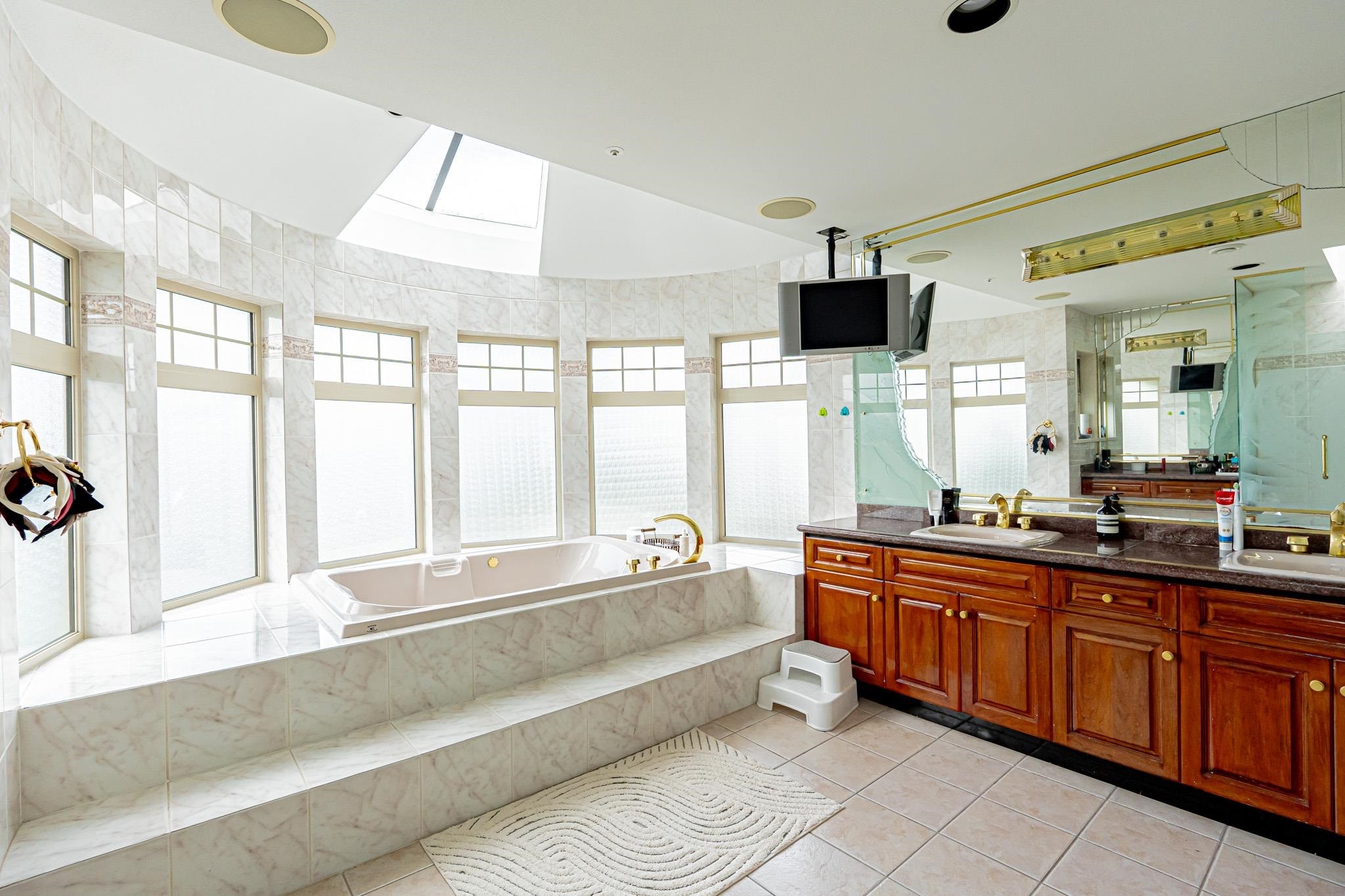 6879 Arbutus Street, Vancouver, BC