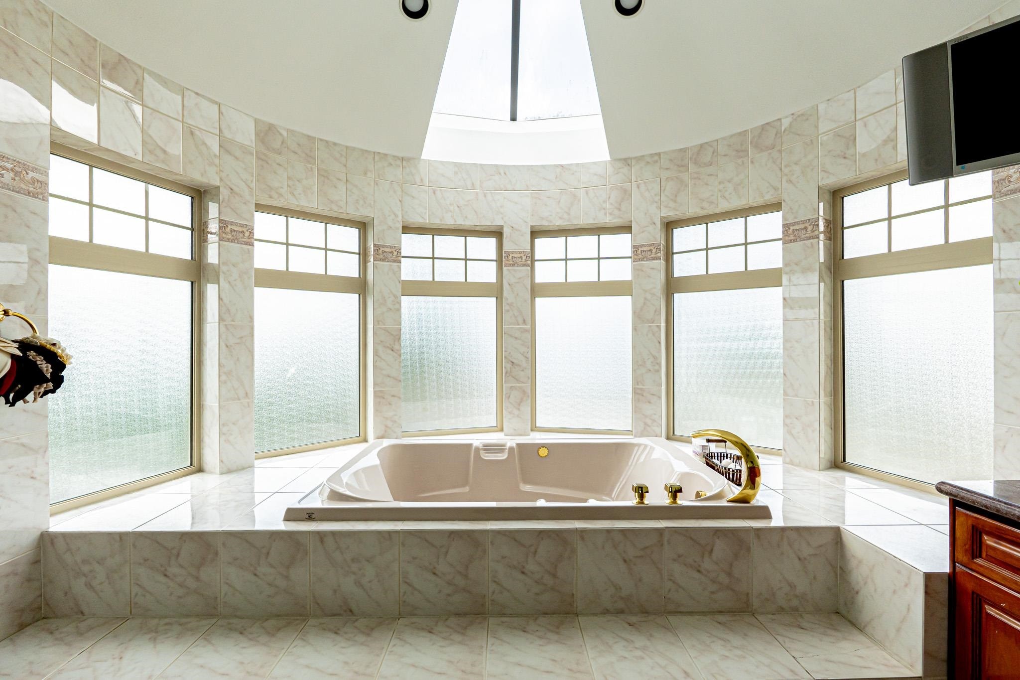 6879 Arbutus Street, Vancouver, BC