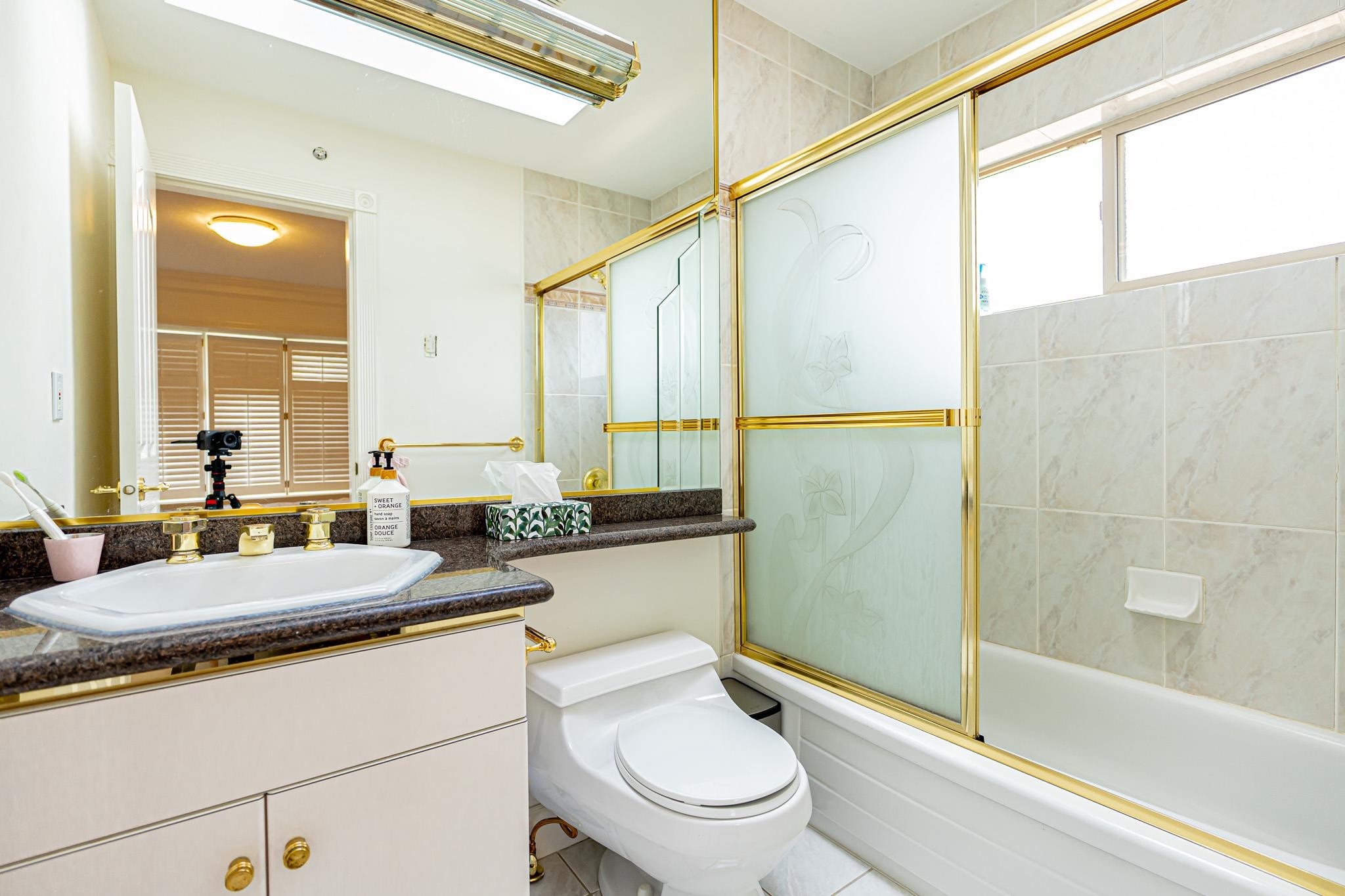 6879 Arbutus Street, Vancouver, BC