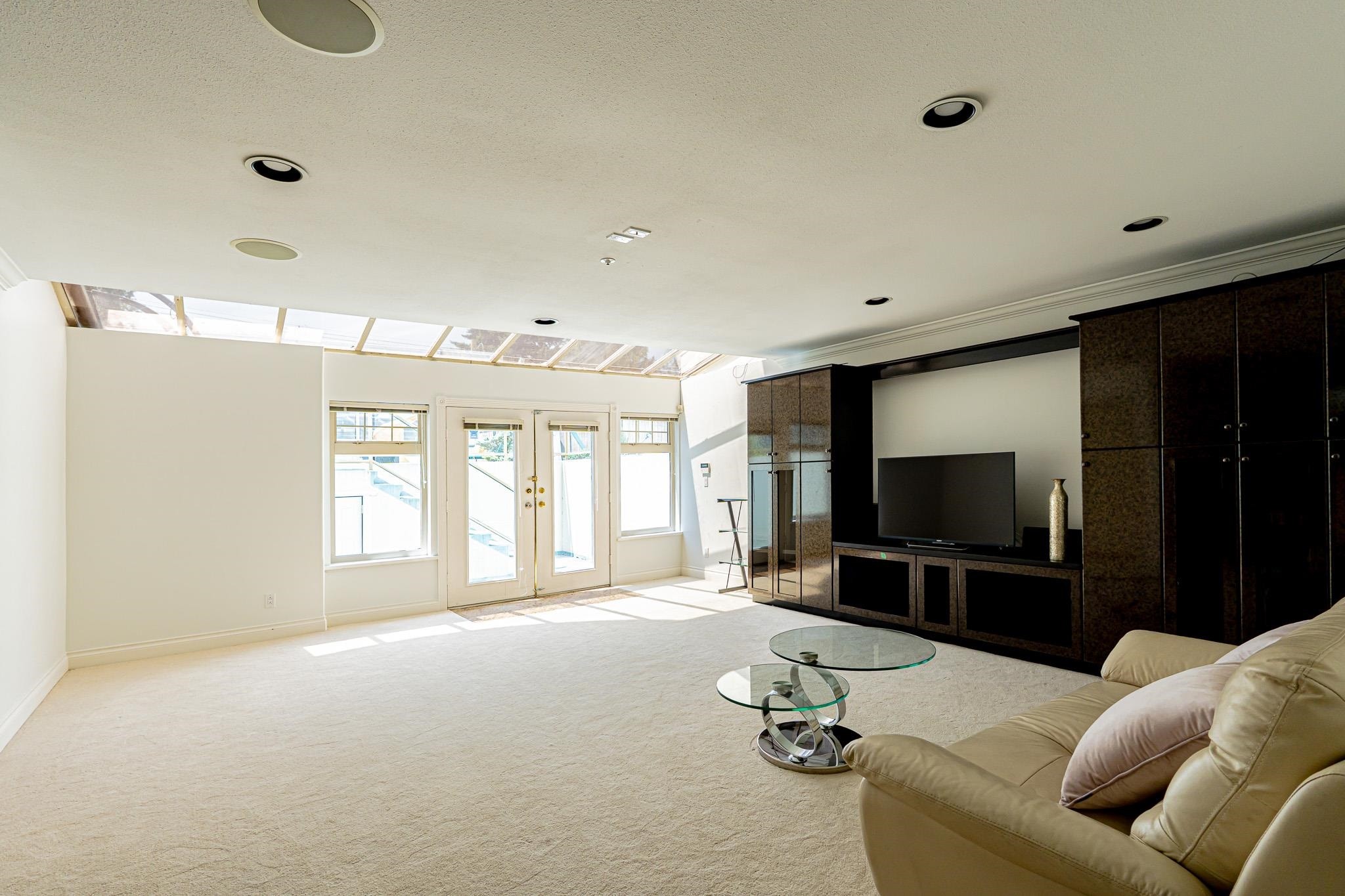 6879 Arbutus Street, Vancouver, BC