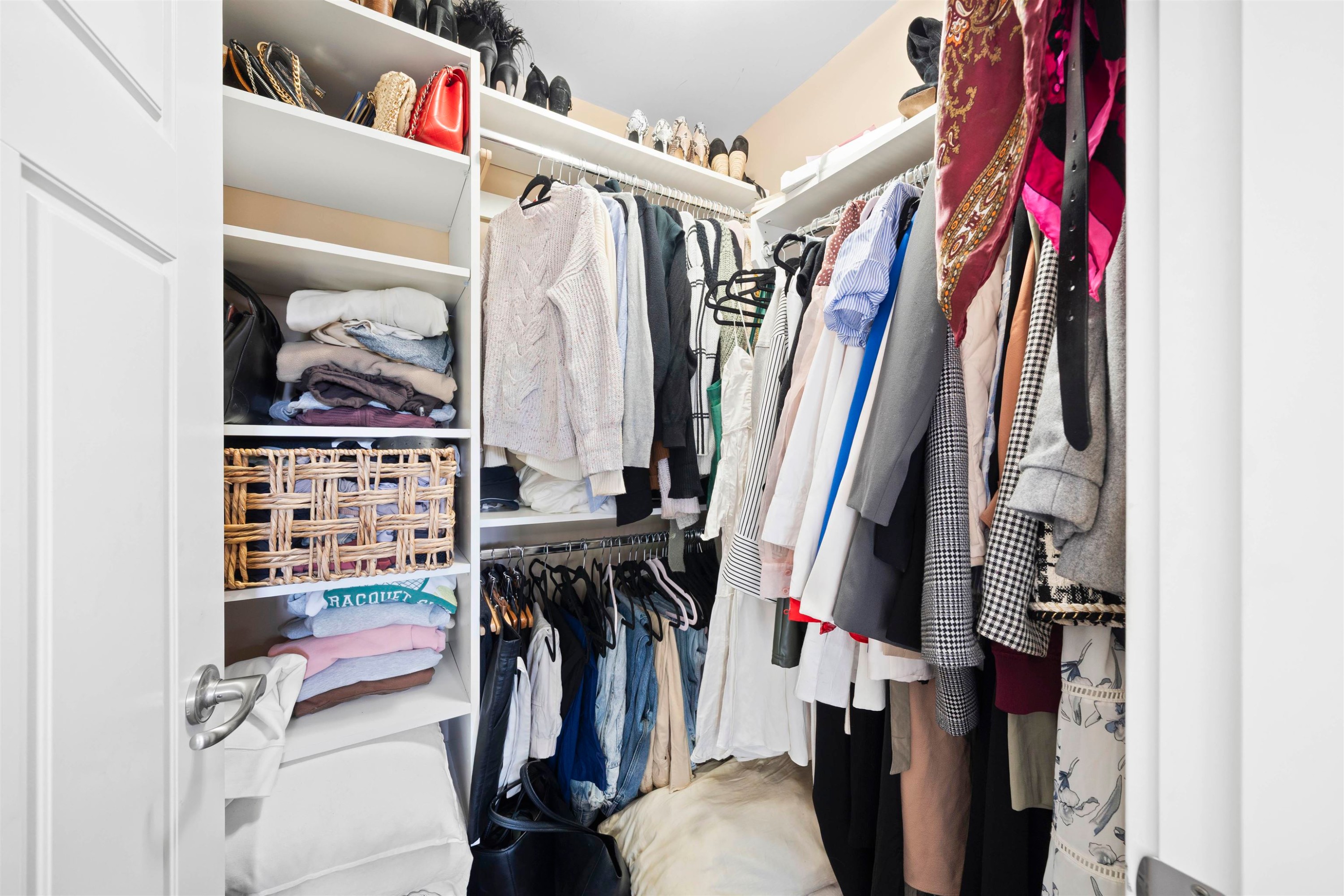 2575 7Th Avenue W, Vancouver, BC