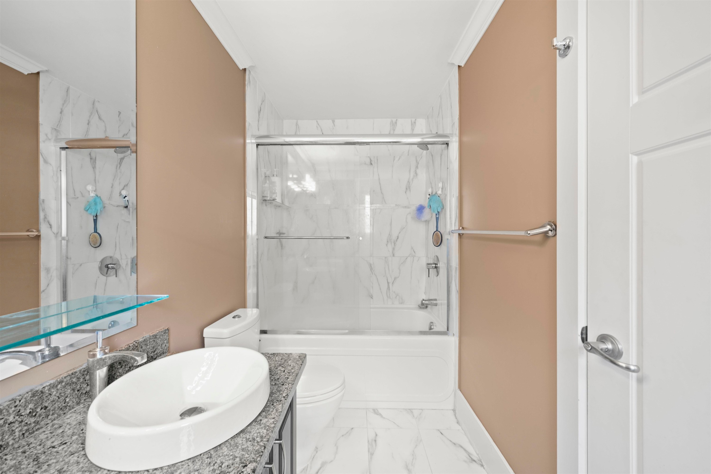 2575 7Th Avenue W, Vancouver, BC