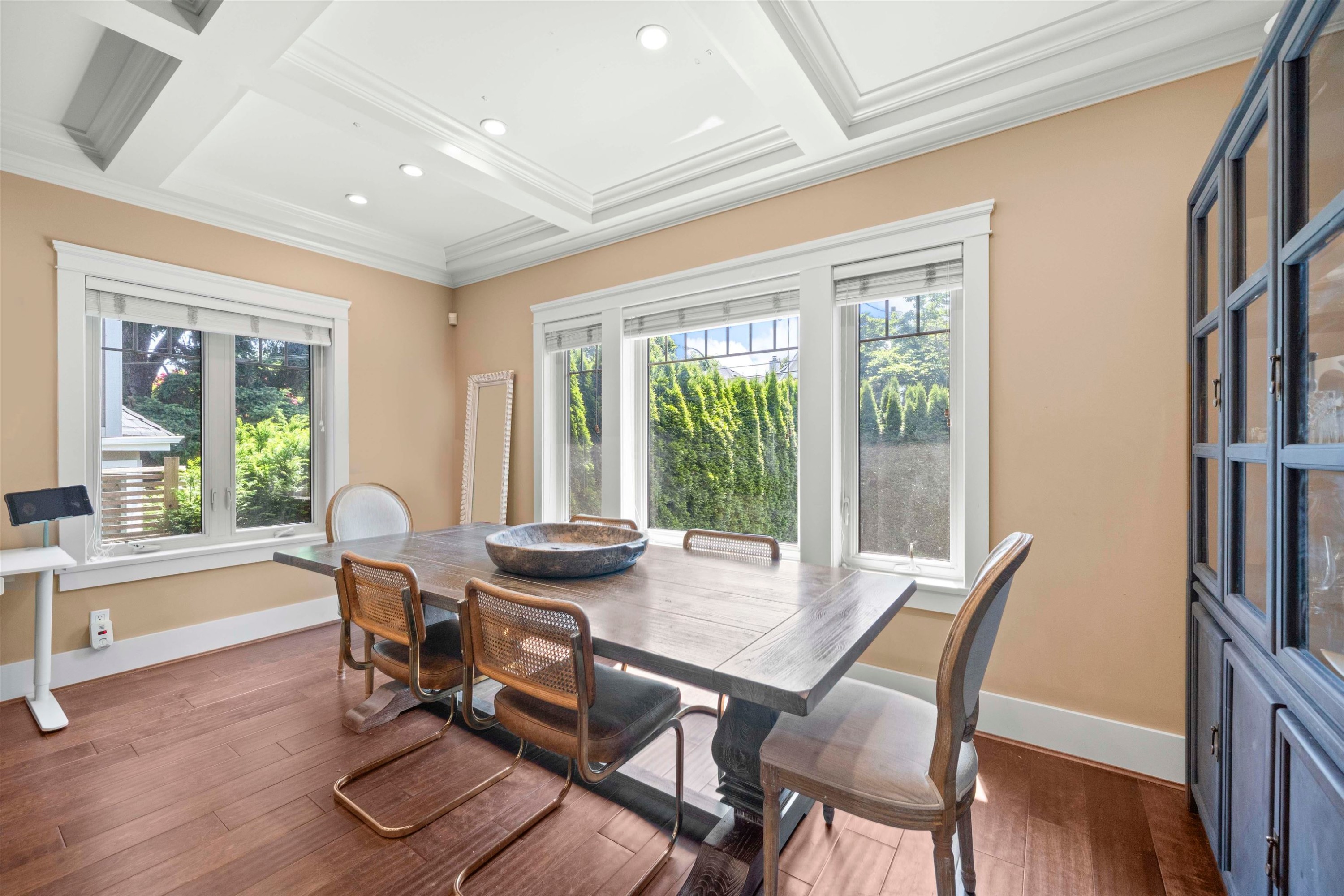 2575 7Th Avenue W, Vancouver, BC