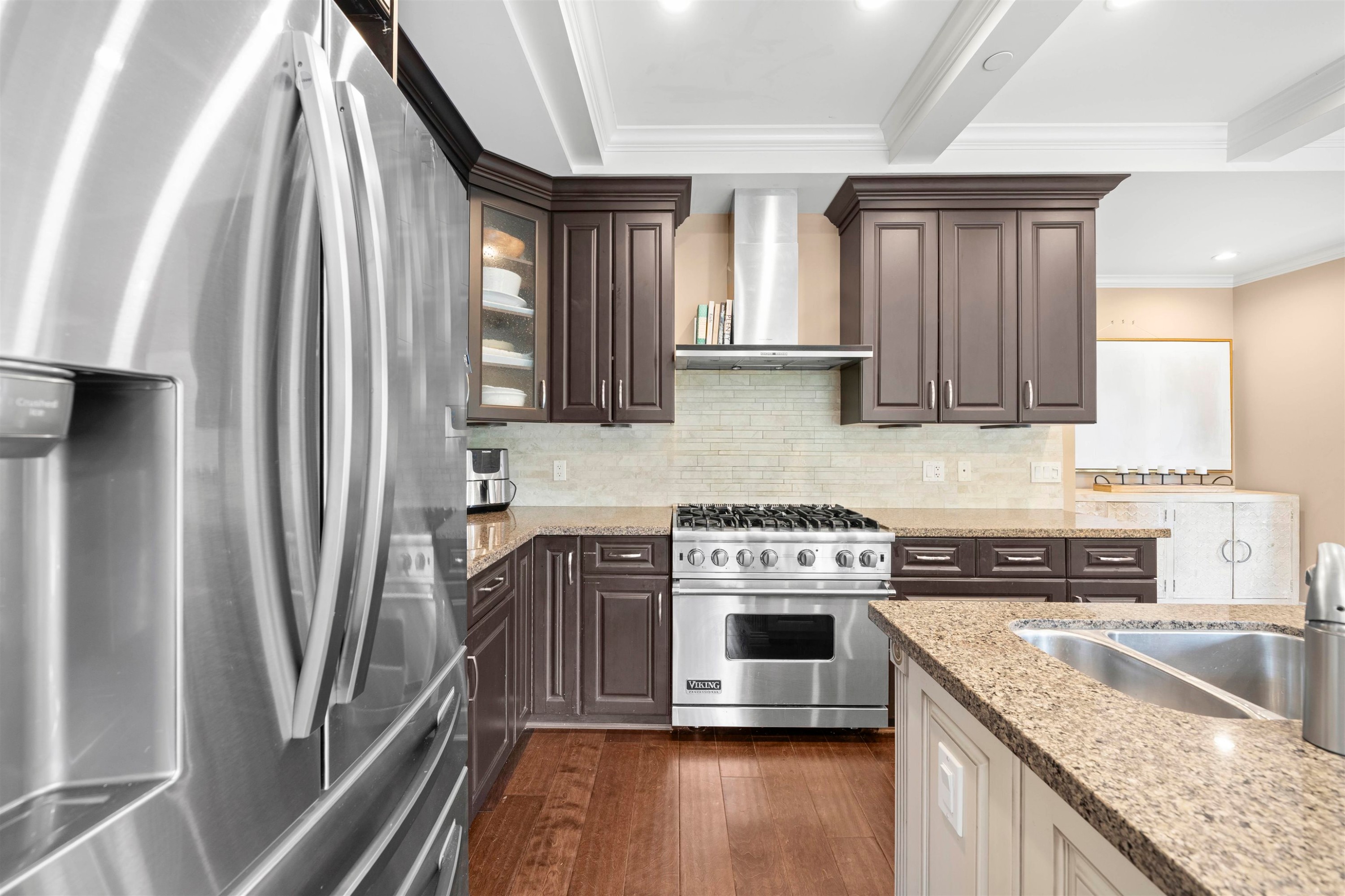 2575 7Th Avenue W, Vancouver, BC