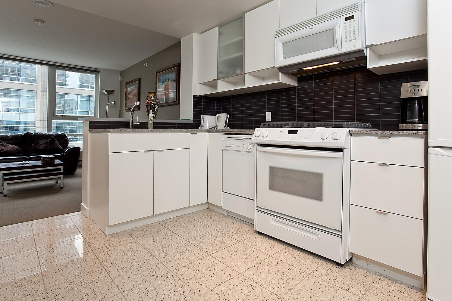 706-928 Beatty Street, Vancouver, BC