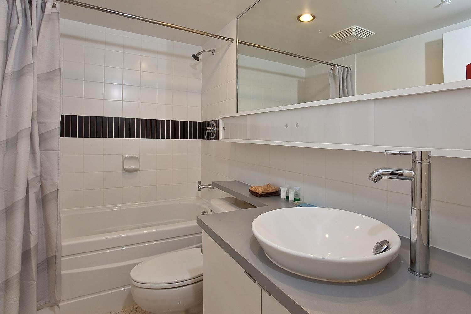 706-928 Beatty Street, Vancouver, BC