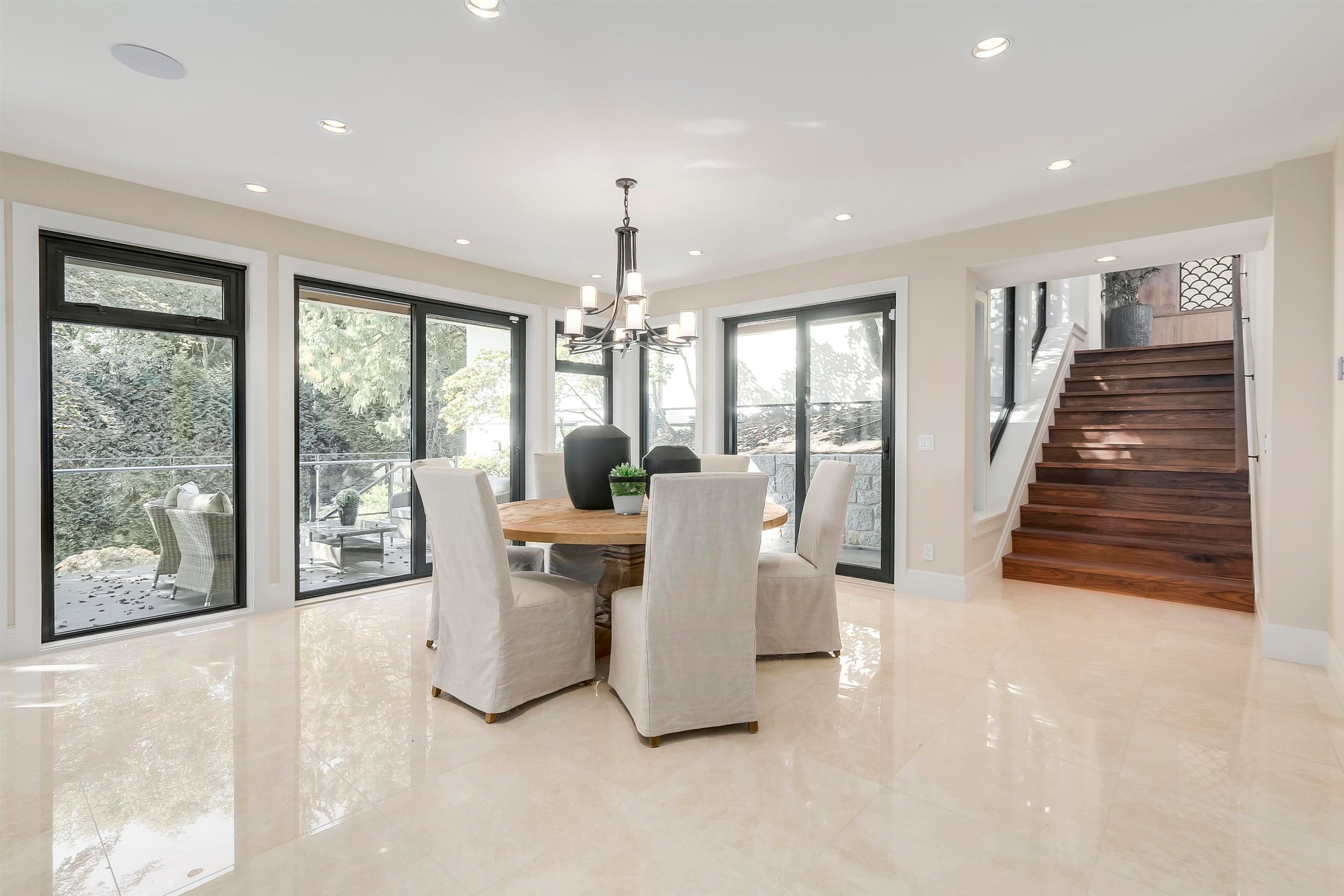 1243 Chartwell Place, West Vancouver, BC