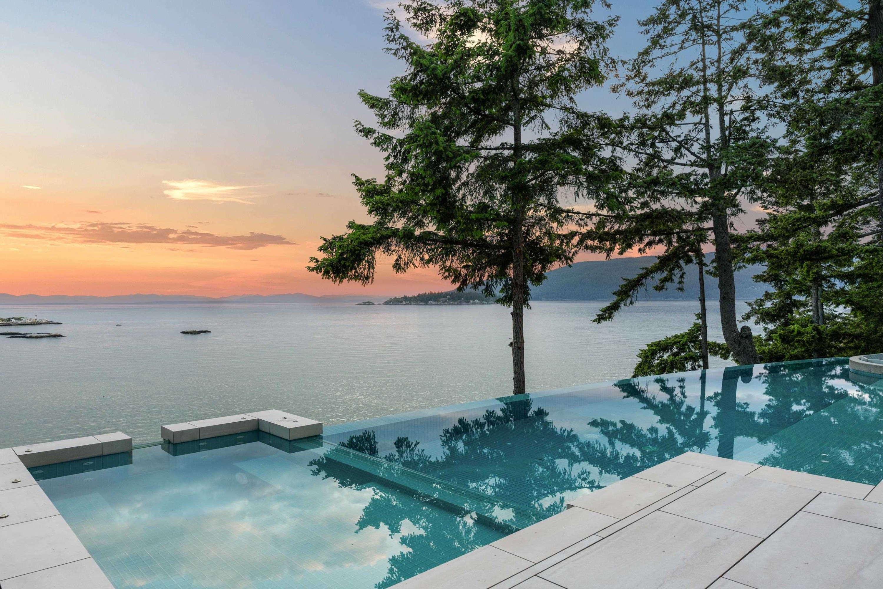 5225 Gulf Place, West Vancouver, BC