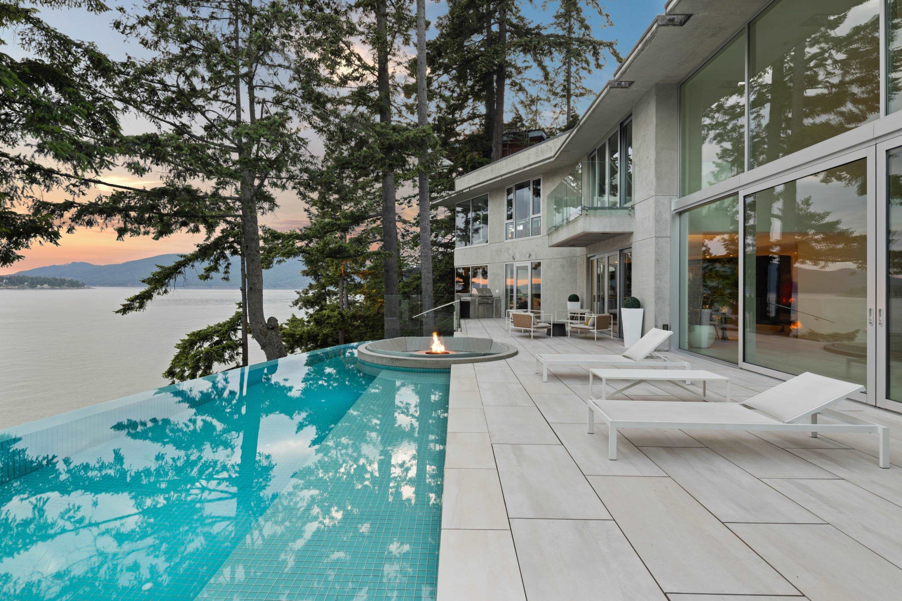 5225 Gulf Place, West Vancouver, BC